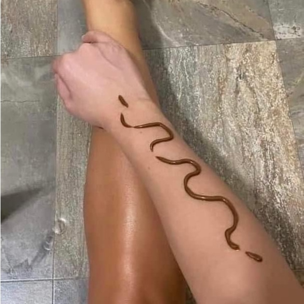 Gel Formula Sunless Tanner - Picture 4 of 11
